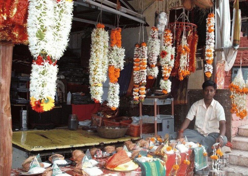 Picture 7 for Activity Guided Walking Tour of Divinity Jaipur with a Local