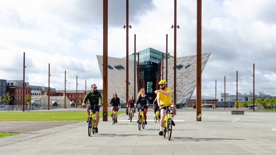 Belfast: City Highlights Bike Tour