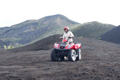 Bali: Mount Batur Quad Bike Tour en natuurlijke warmwaterbronnen