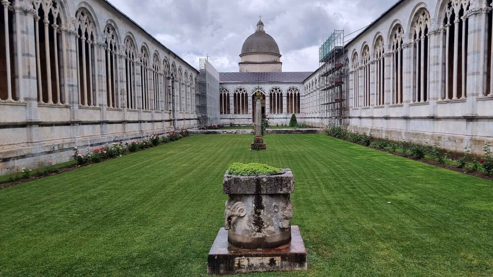 Picture 3 for Activity Pisa: Tower of Pisa & Square of Miracles Audio Tour