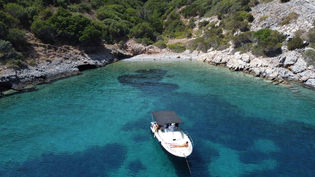 Picture 12 for Activity Samos: private boat tours