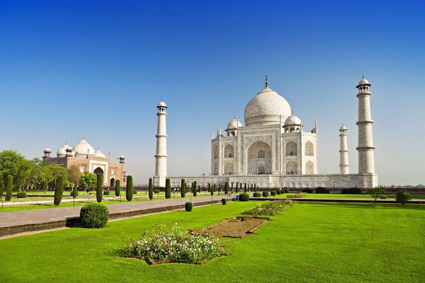 Picture 7 for Activity From Aerocity: Taj Mahal Sunrise Tour with Lord Shiva Temple