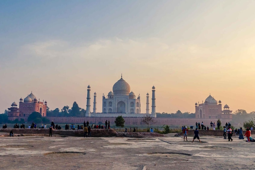 Picture 7 for Activity From Aerocity: Taj Mahal Sunrise Tour with Lord Shiva Temple