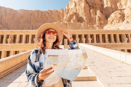 Von Kairo aus: Kleingruppen-Tagesausflug nach Luxor mit dem Flugzeug