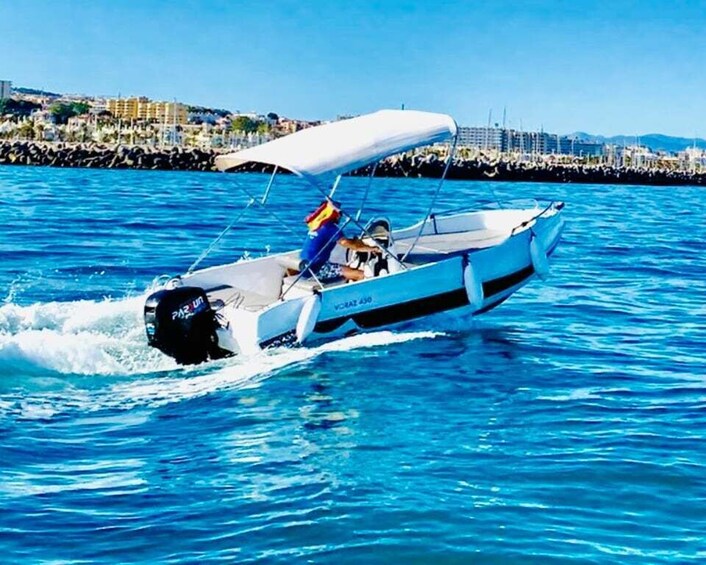 Picture 1 for Activity Benalmadena: without a license Boat Rental