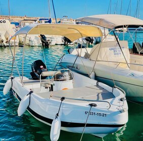 Benalmadena: 6-sitziges Schnellboot mieten ohne Führerschein