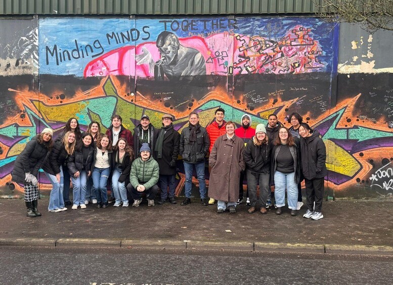 Belfast: Peacewall and Political History Black Taxi Cab Tour