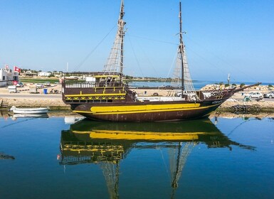 Djerba: Pirate Ship Trip to Flamingo Island