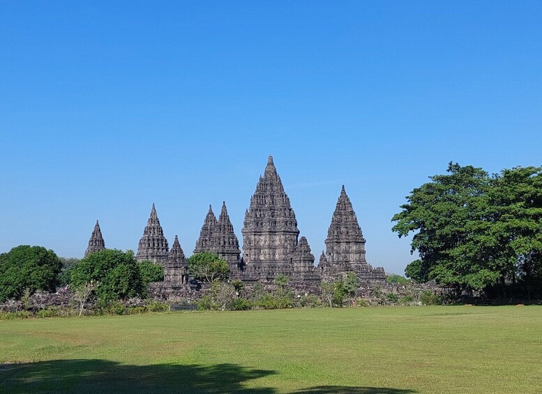 Picture 8 for Activity Yogyakarta: Borobudur Climb to the Top and Prambanan Tour