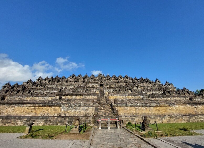 Picture 4 for Activity Yogyakarta: Borobudur Climb to the Top and Prambanan Tour