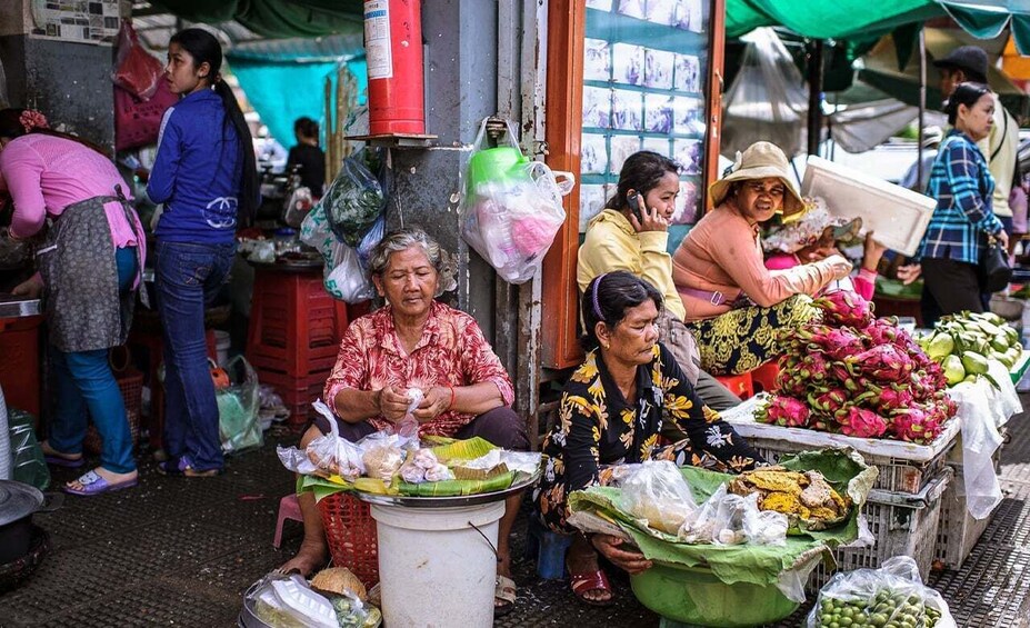 Picture 10 for Activity Phnom Penh: Morning Foodie & Street Art Tour by Tuk-Tuk