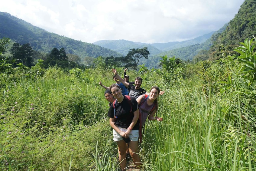 Vang Vieng: Jungle & Caves Full-Day Private Trekking Tour