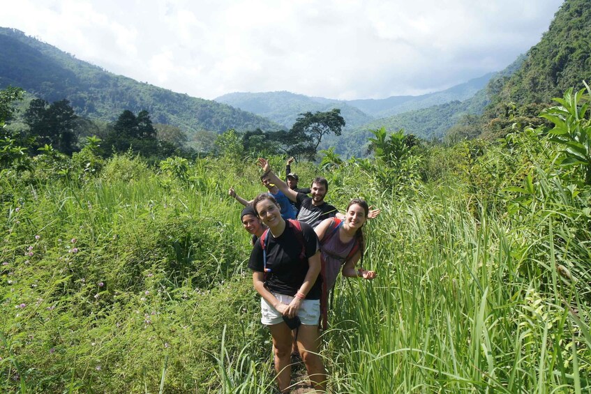 Vang Vieng: Jungle & Caves Full-Day Private Trekking Tour