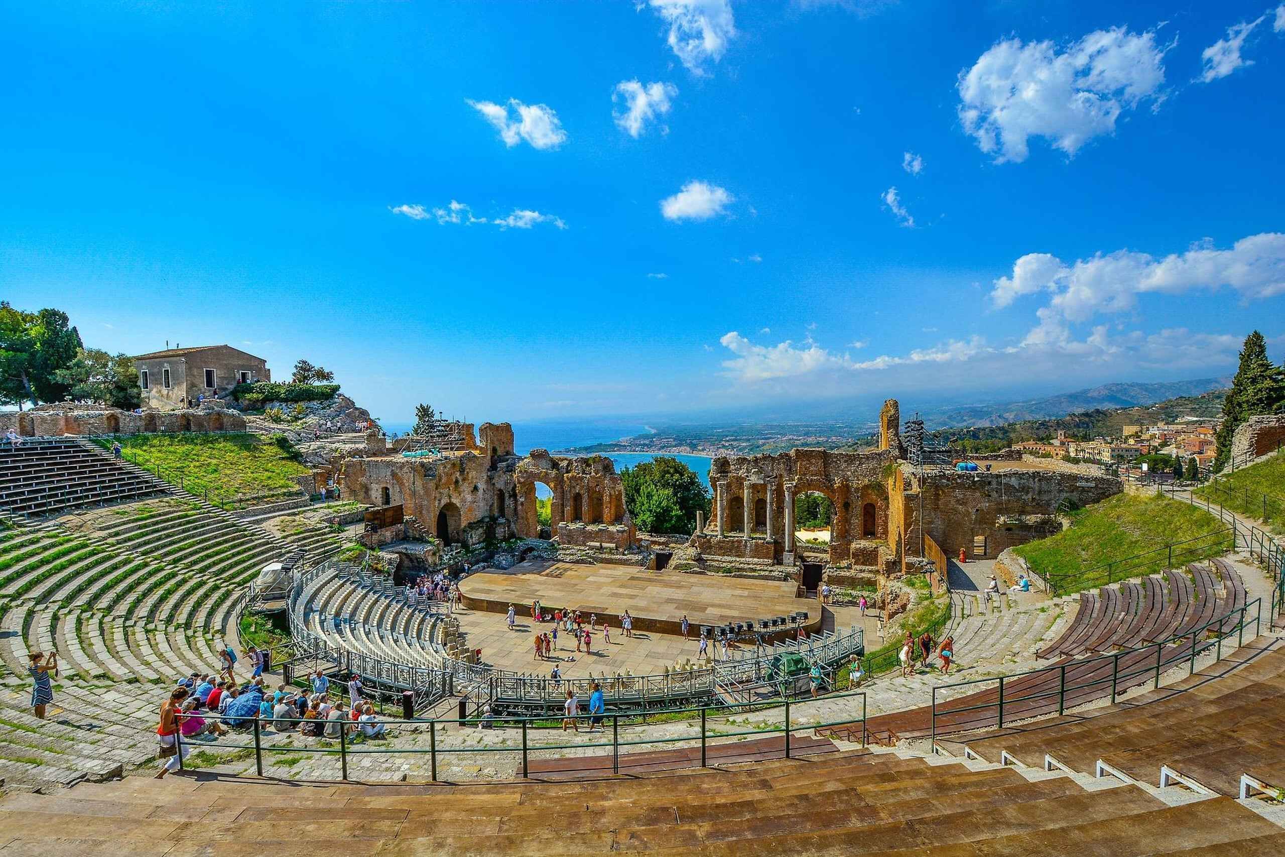 From Catania: Taormina, Isola Bella, Castelmola tour