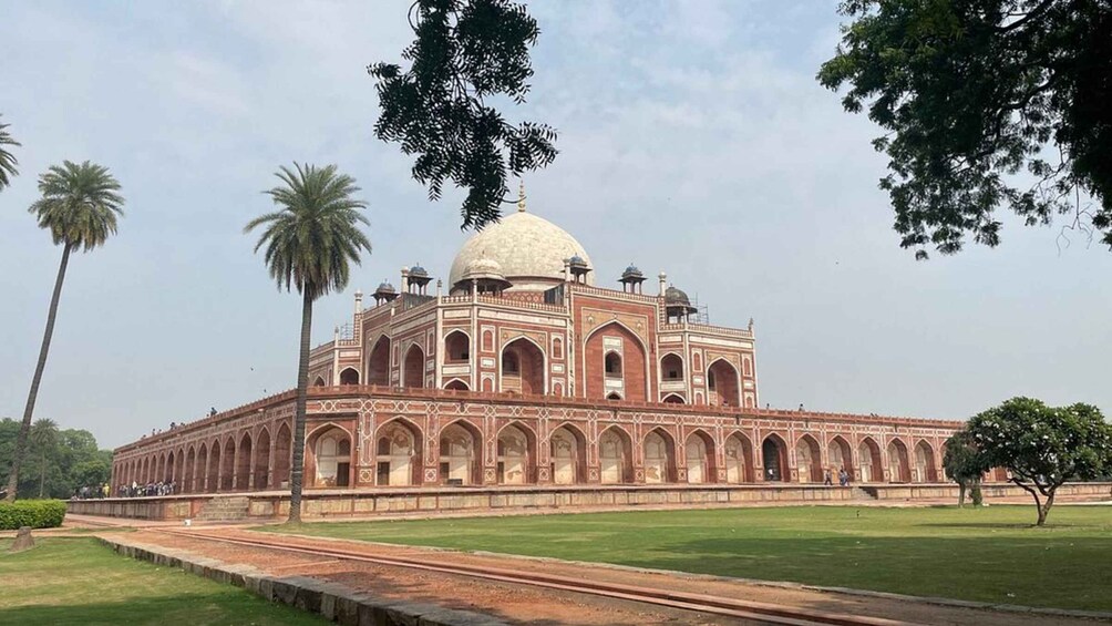 Picture 1 for Activity Delhi: Old and New Delhi Guided Full or Half-Day Tour