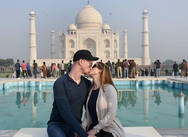 Von Jaipur aus: Taj Mahal Sonnenaufgangstour mit Transfer nach Delhi