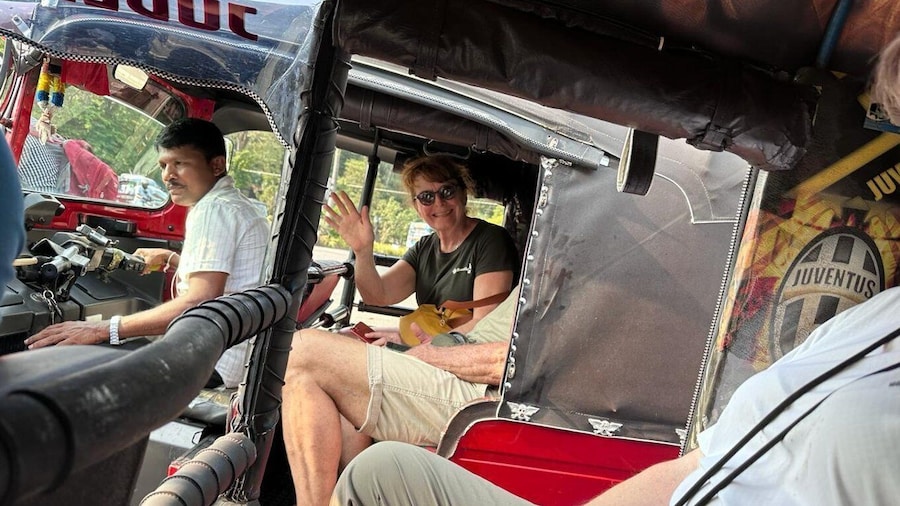 Colombo: City Sightseeing Tour by Tuk-Tuk with Pickup