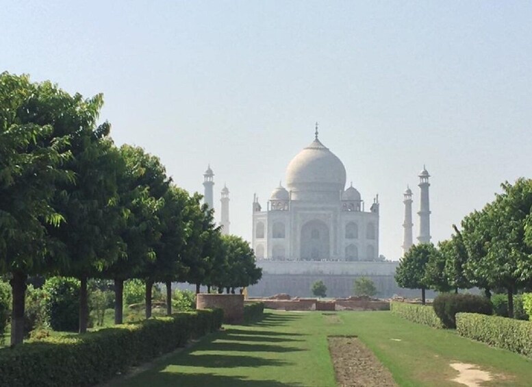 Picture 3 for Activity Official Tour Guide for Taj Mahal & Agra Fort Sightseeing