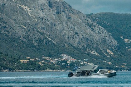 Corfou : Croisière privée d’une demi-journée sur un speed boat de luxe