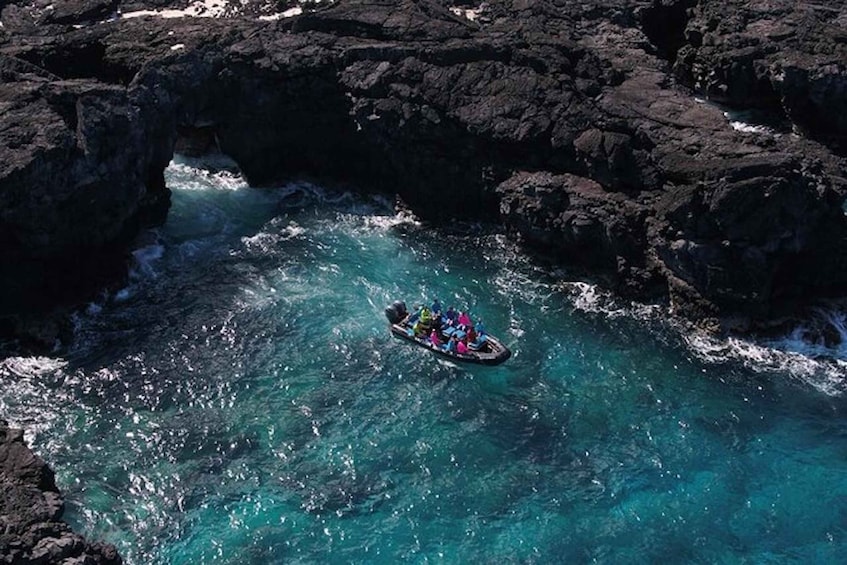 Picture 3 for Activity Kealakekua Bay: Snorkel and Coastal Adventure with Lunch