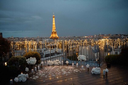 Wedding proposal on a Parisian rooftop with 360° view