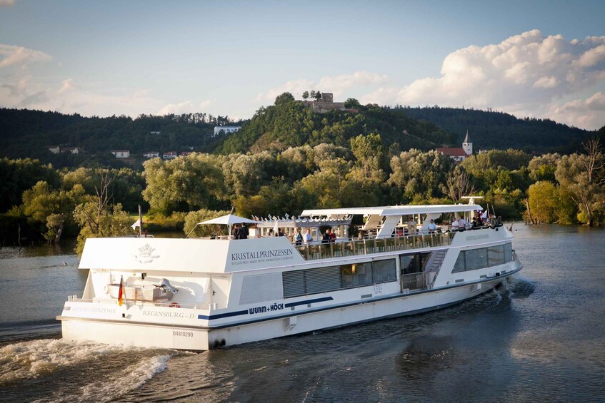 Picture 3 for Activity Regensburg: Sightseeing Cruise to Walhalla