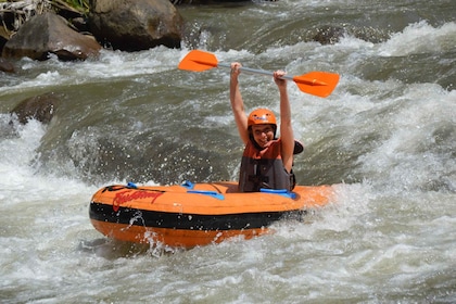 Río Ayung: Aventura en Tubing Todo Incluido con Almuerzo