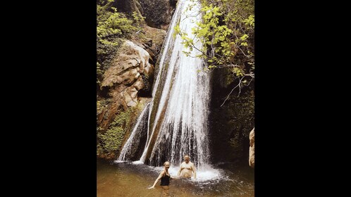 Richtis Wasserfall, Geschichte, Azoria, Olivenverkostung, Nordküste