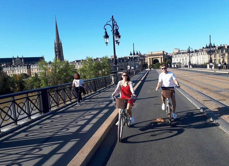 Picture 15 for Activity Bordeaux: Guided Bike Tour