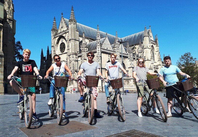 Picture 13 for Activity Bordeaux: Guided Bike Tour