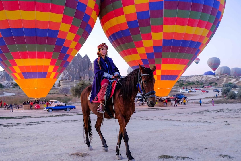 Goreme: Sunrise Horse Riding Excursion