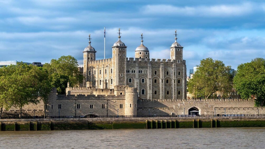 Picture 3 for Activity London: Ghosts and Crime Tour of Haunted Places