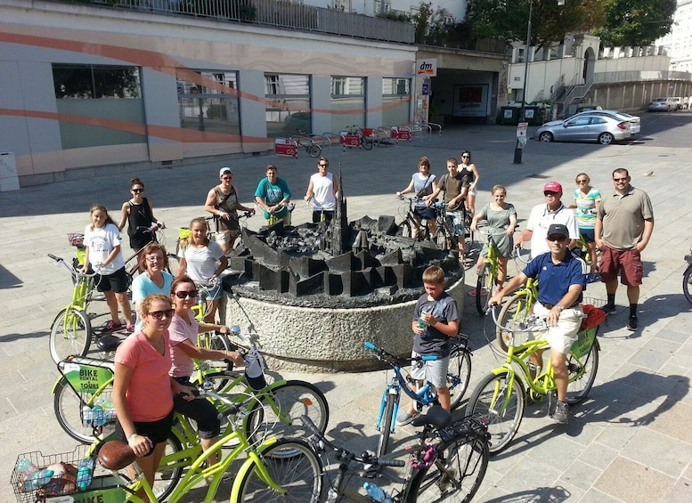 Vienna: Eco Friendly City Bike Tour