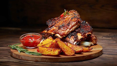 Vienna: 3.5-Hour Danube Cruise with Live Music & BBQ Buffet