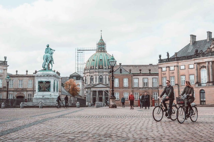 Picture 1 for Activity Copenhagen: Private 4-Hour Guided Bike Tour in French