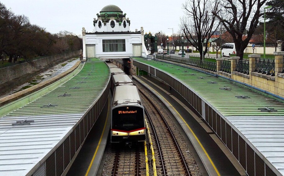 In Vienna like a Viennese: by public transport & walking