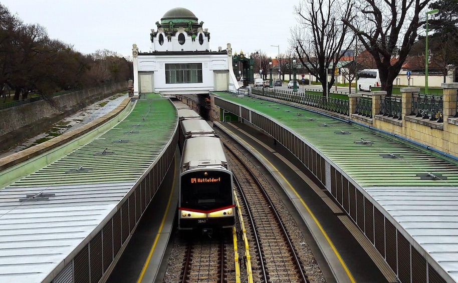 In Vienna like a Viennese: by public transport & walking
