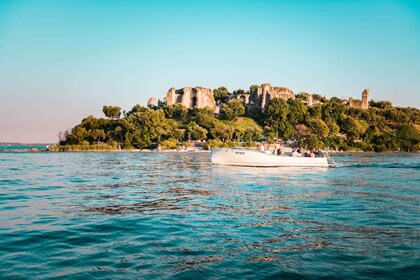 Desenzano del Garda: Sunset Boat Trip at Sunset with Drink
