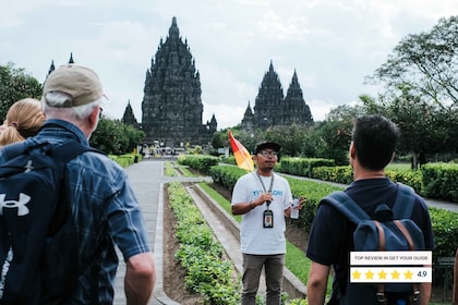 Yogyakarta: Borobudur Climb-up and Prambanan Guide Tour