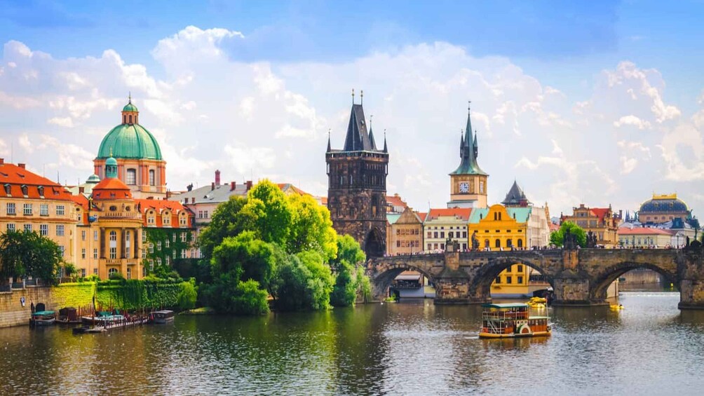 Full-Day Private Trip from Vienna to Prague