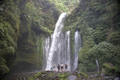 Yang terbaik dari Lombok: Desa Suku, Tradisi & Air Terjun