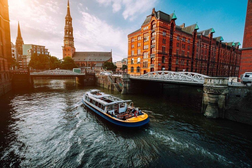 Picture 1 for Activity Hamburg: 1h Harbor Boat Tour with Live Commentary