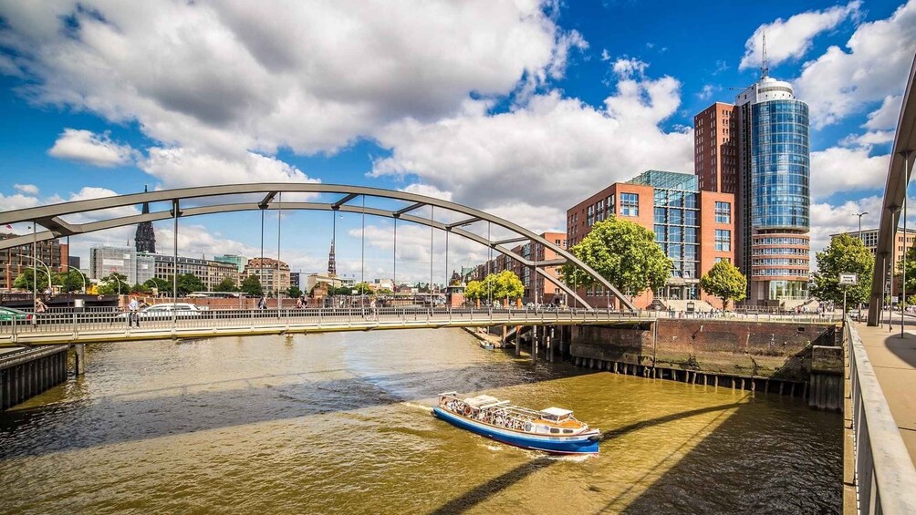 Picture 2 for Activity Hamburg: 1h Harbor Boat Tour with Live Commentary