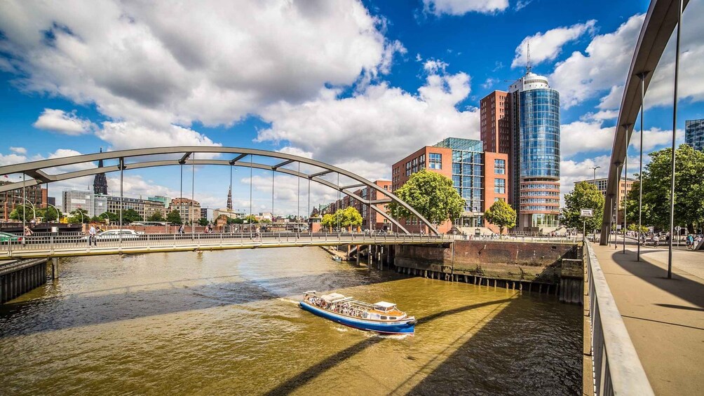 Picture 2 for Activity Hamburg: 1h Harbor Boat Tour with Live Commentary