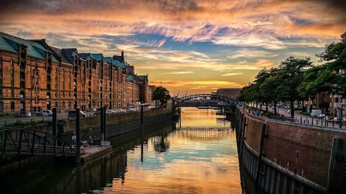 Hambourg : Marche privée guidée au bord de l'Elbe excursion