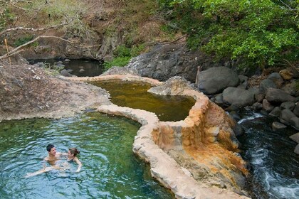 从瓜纳卡斯特出发：Rincon de La Vieja 全日导览徒步旅行