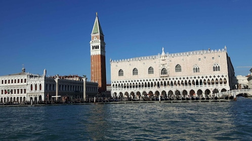 Fra Gardasjøen: Heldagstur til Venezia