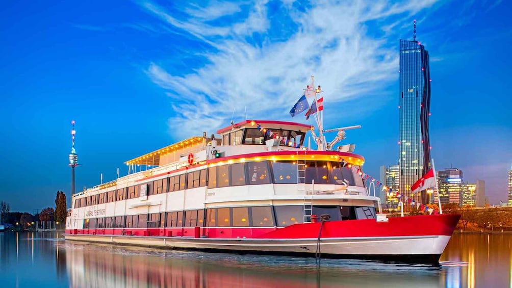 Vienna: 3,5-Hour Danube Cruise "Greek Night"