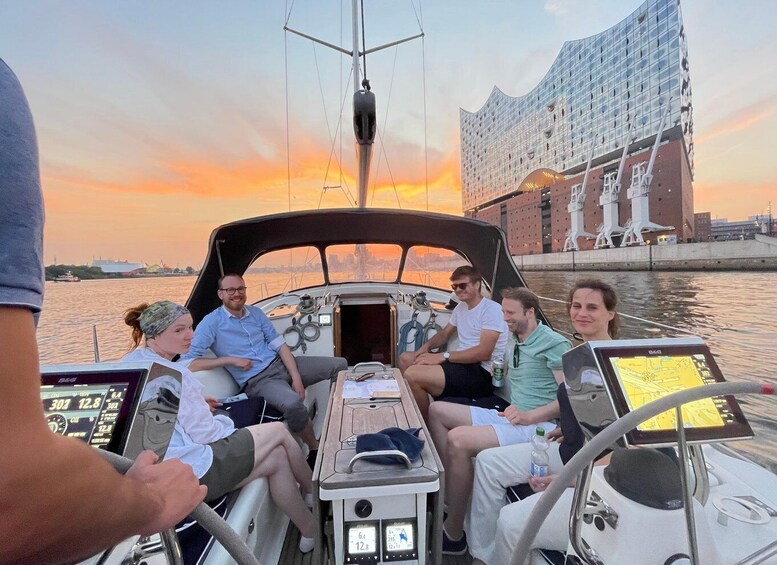 Picture 2 for Activity Sailing trip ''the Elbe by night", Hamburg/Elbe