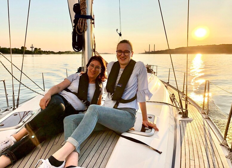 Picture 6 for Activity Sailing trip ''the Elbe by night", Hamburg/Elbe